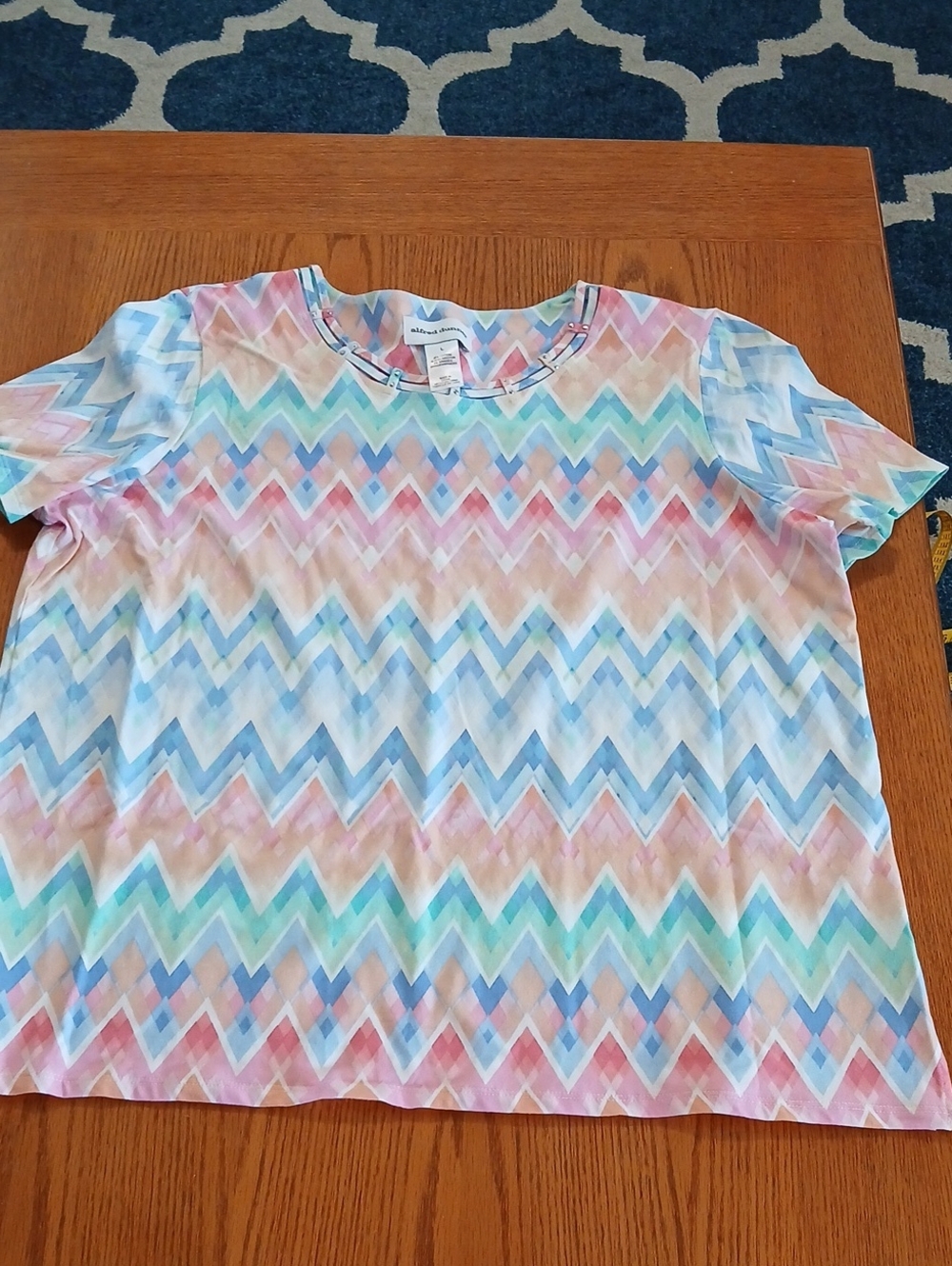 Multi-Color Chevron Short Sleeve Women's Top